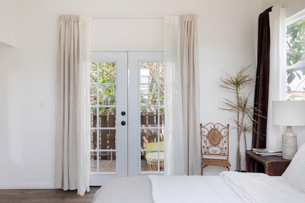 Take It Easy On The Porch In A Hollywood Hideaway Villa Los Angeles Ngoại thất bức ảnh